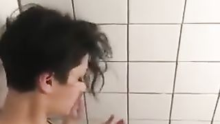 سحاق طالبة مصرية مع فتاة روسية في الملهى - سكس حقيقي