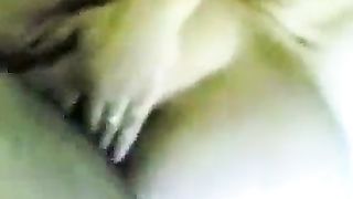 شابة لبنانية تتناك نيك عميق في كسها الضيق وتصرخ