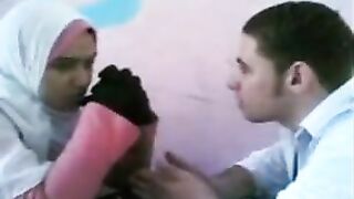 من كافتريا الجامعة الى غرفة النيك